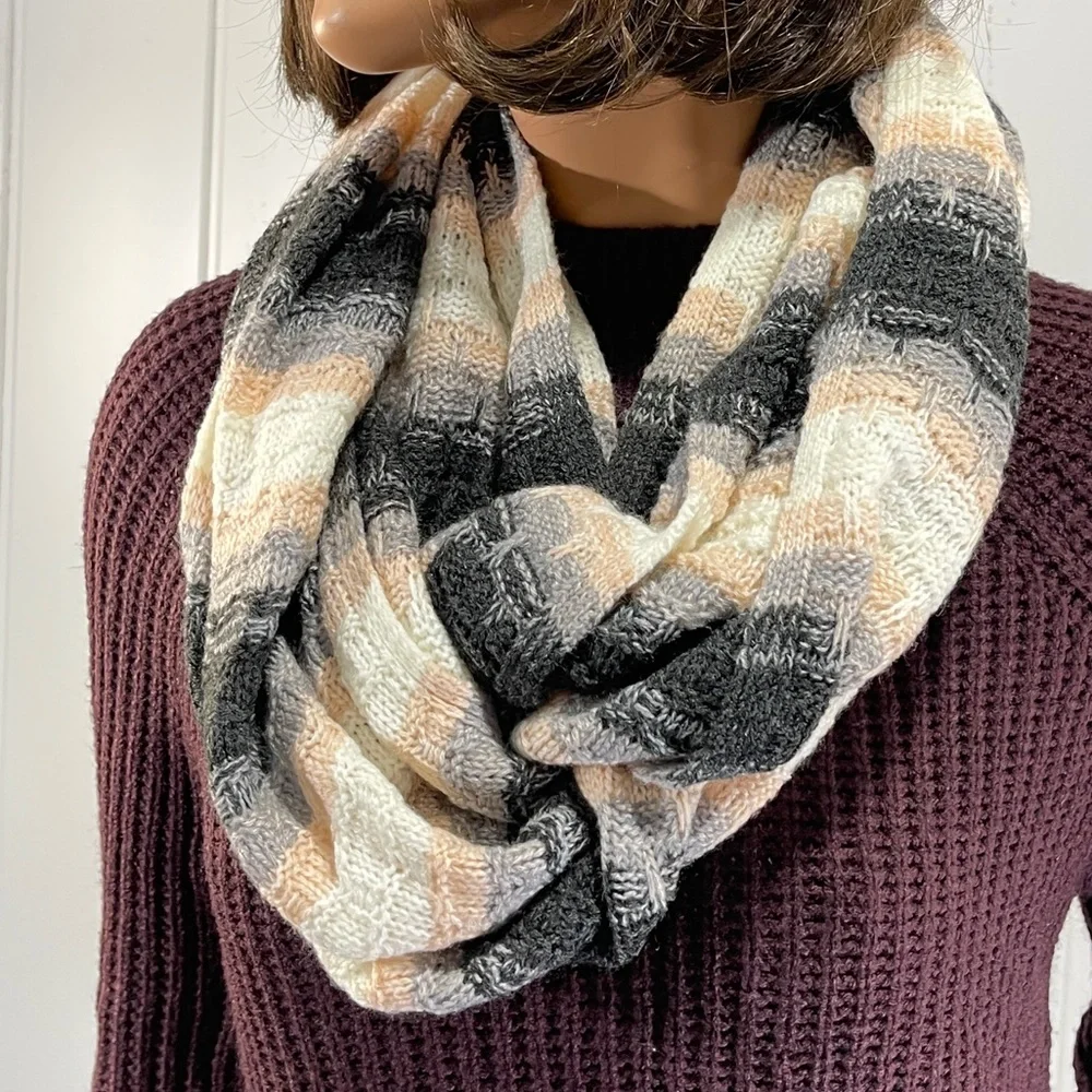*Calvin Klein Women's Piink & Gray Striped Infinity Scarf